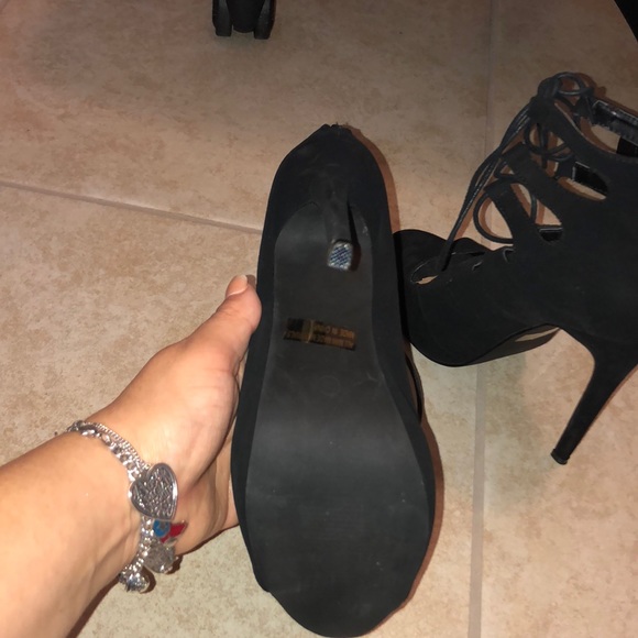 Heels - Picture 5 of 7